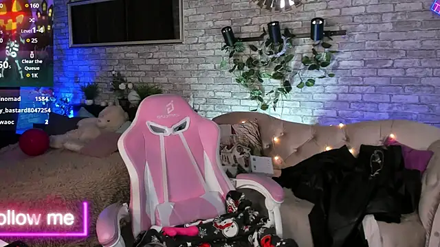 Alex Howell online show from January 20, 2025, 2:53 am