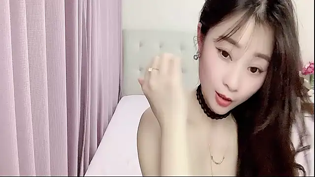 aisha123123 online show from February 28, 2025, 3:04 pm