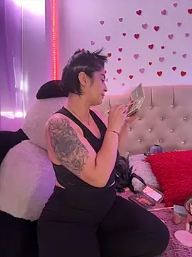 karenlennox1 online show from March 8, 2026, 8:45 pm