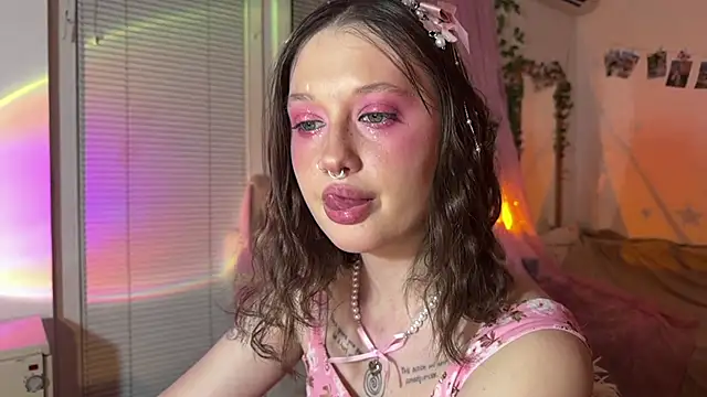 Jenny darling love online show from July 24, 2026, 7:01 pm