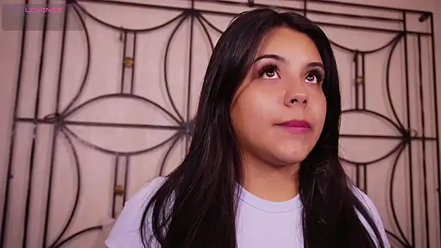 Sophia wilsonn  online show from December 3, 2025, 11:08 am