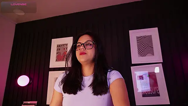 Sophia wilsonn  online show from March 26, 2026, 10:54 am