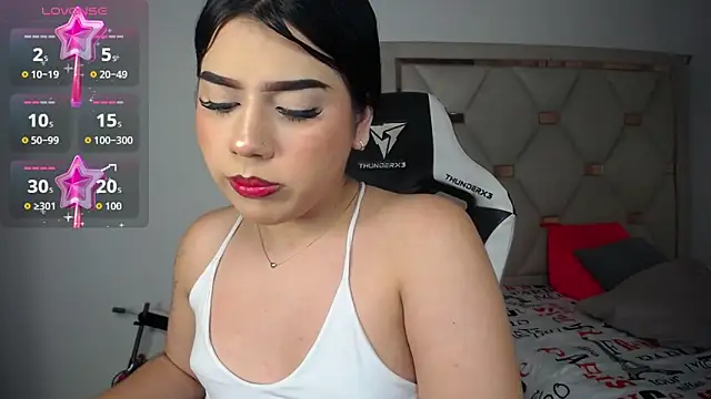 Ashley piinkk  online show from May 28, 2026, 4:43 am