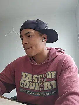 Jhonyblack 1 online show from April 16, 2026, 2:51 pm