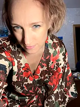 UmaTruewoman online show from November 19, 2025, 4:12 am