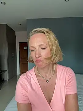 UmaTruewoman online show from April 9, 2026, 6:19 am