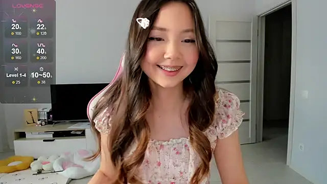 Fluffy Rose online show from April 16, 2026, 4:24 am