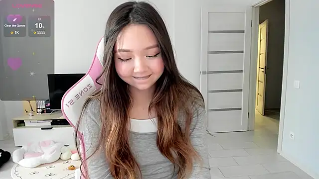 Fluffy Rose online show from May 22, 2026, 3:02 am