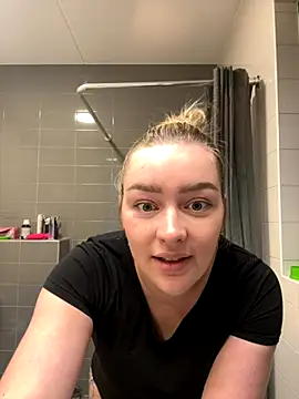 xX HotCouple Xx online show from September 22, 2025, 6:54 pm