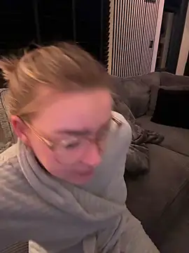 xX HotCouple Xx online show from December 21, 2025, 9:22 pm