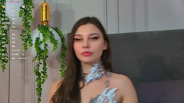 ReginaRobinson online show from February 13, 2025, 8:27 am