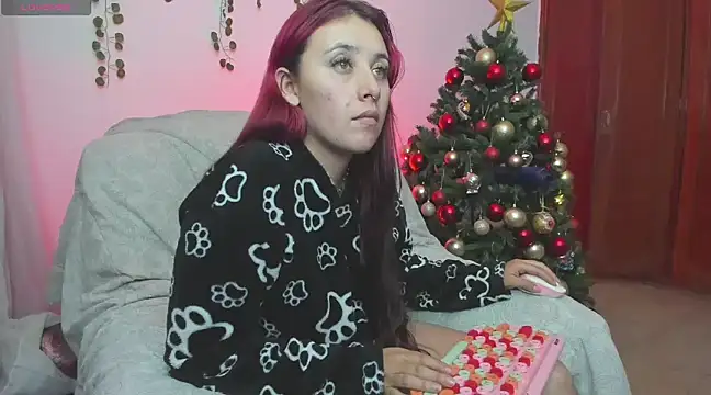 Snapshot of bonnie_moon_ chatting on January 2, 2025, 11:06 pm bonnie moon online show from January 2, 2025, 11:06 pm