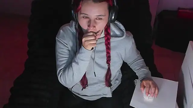 bonnie moon  online show from October 22, 2025, 10:31 pm