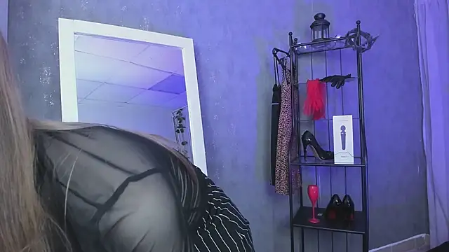 Snapshot of Tina_Tayllor chatting on September 29, 2025, 12:49 am Tina Tayllor online show from September 29, 2025, 12:49 am