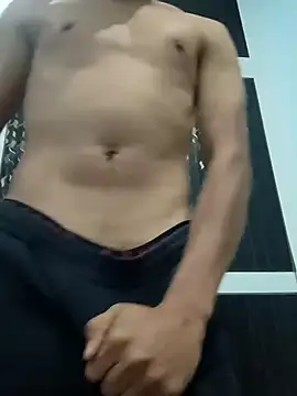 xyrus  online show from December 3, 2024, 11:33 am