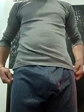 xyrus  online show from December 25, 2024, 11:11 am