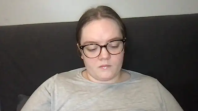 honeyyy24 online show from November 10, 2025, 2:16 pm