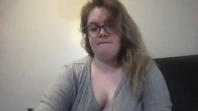 honeyyy24 online show from November 27, 2025, 10:50 am