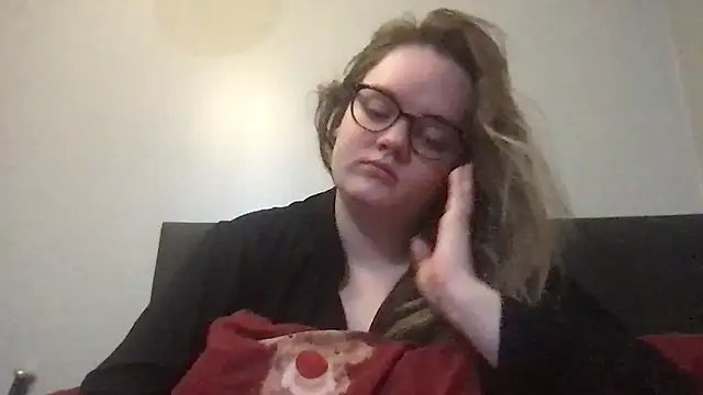 honeyyy24 online show from December 4, 2025, 3:43 pm