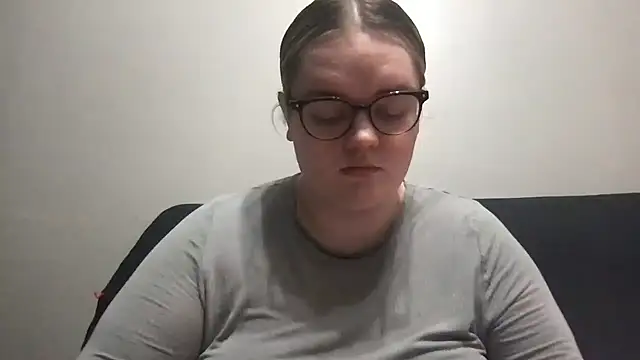 honeyyy24 online show from March 28, 2026, 8:41 pm