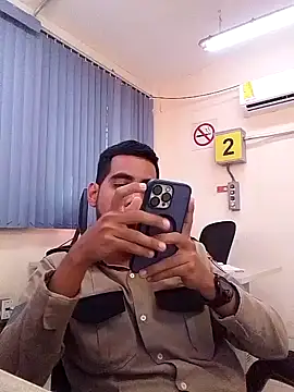 EnriquePersian197 online show from January 23, 2025, 6:03 pm