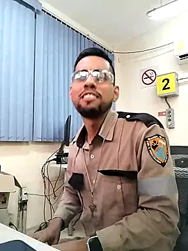 EnriquePersian197 online show from October 9, 2025, 3:21 pm