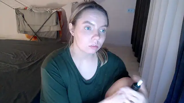 PolinaXXXJones online show from February 4, 2025, 9:31 pm