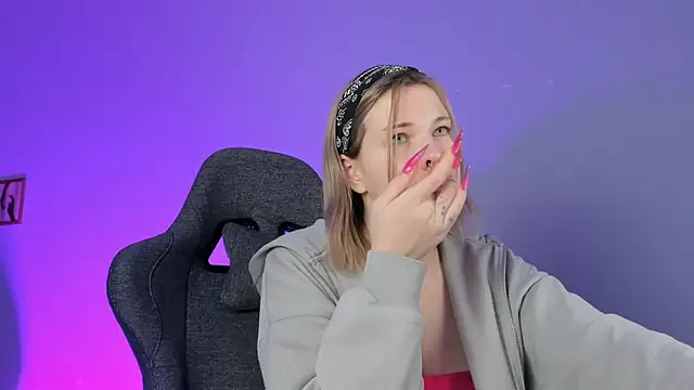 AliceSunday online show from December 24, 2024, 11:06 am