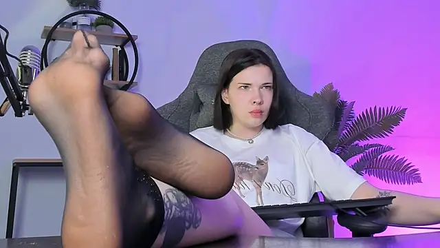 AliceSunday online show from March 19, 2025, 4:02 pm