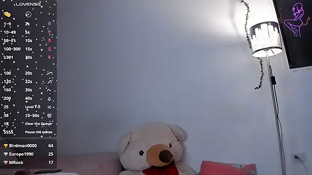 Snapshot of Lunadahia chatting on March 23, 2025, 12:36 am Lunadahia online show from March 23, 2025, 12:36 am