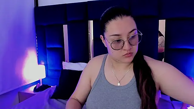 rebecaandpamela online show from January 28, 2025, 1:49 pm