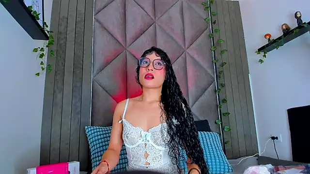 BriaConner  online show from March 21, 2026, 2:38 am