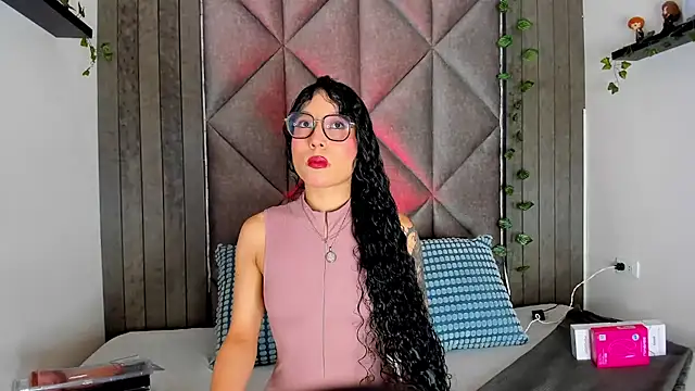 BriaConner  online show from March 30, 2026, 1:28 am