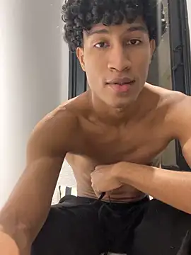 Snapshot of Masterikee chatting on December 14, 2024, 3:29 am Masterikee online show from December 14, 2024, 3:29 am