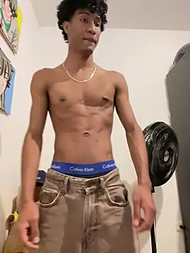 Snapshot of Masterikee chatting on December 31, 2024, 3:09 pm Masterikee online show from December 31, 2024, 3:09 pm