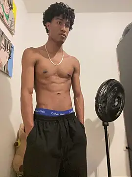 Snapshot of Masterikee chatting on January 1, 2025, 1:04 am Masterikee online show from January 1, 2025, 1:04 am