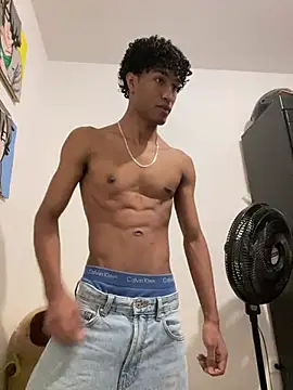 Snapshot of Masterikee chatting on January 6, 2025, 4:34 pm Masterikee online show from January 6, 2025, 4:34 pm