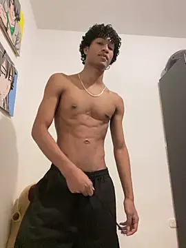 Snapshot of Masterikee chatting on February 7, 2025, 1:53 pm Masterikee online show from February 7, 2025, 1:53 pm