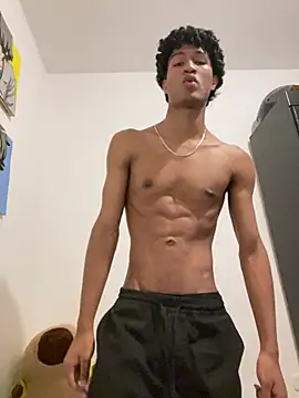 Snapshot of Masterikee chatting on February 8, 2025, 1:22 pm Masterikee online show from February 8, 2025, 1:22 pm