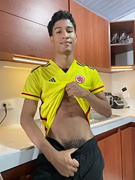 Snapshot of Masterikee chatting on September 16, 2025, 7:59 pm Masterikee online show from September 16, 2025, 7:59 pm