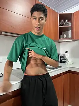 Snapshot of Masterikee chatting on September 17, 2025, 6:53 pm Masterikee online show from September 17, 2025, 6:53 pm