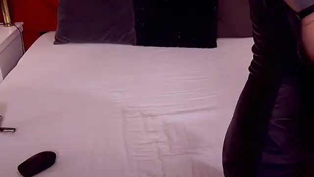 MinnieDrew online show from January 22, 2025, 8:06 pm