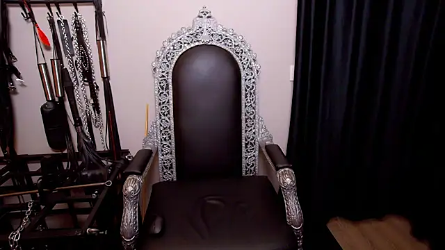 MinnieDrew online show from April 10, 2026, 7:07 pm