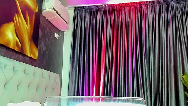 Snapshot of glossy_blondegirl chatting on November 25, 2025, 7:19 am glossy blondegirl online show from November 25, 2025, 7:19 am