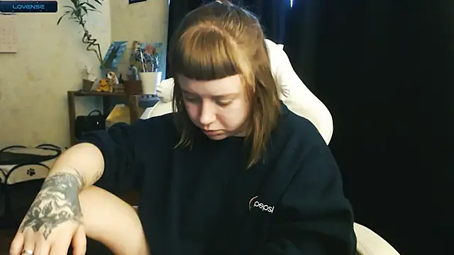 June shy0 online show from December 12, 2024, 8:03 am