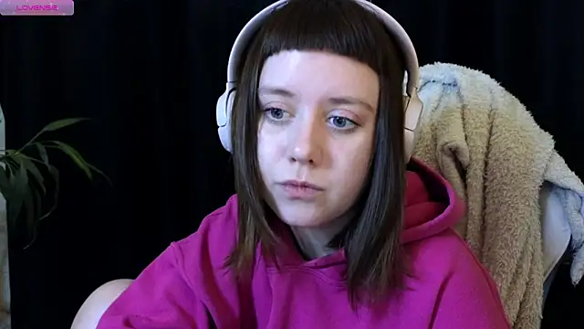 June shy0 online show from March 14, 2025, 7:26 am