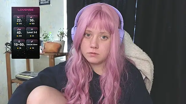 June shy0 online show from September 25, 2025, 7:12 am