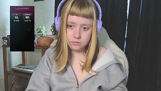 June shy0 online show from September 26, 2025, 7:23 am