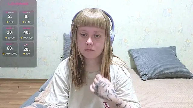 Snapshot of June_shy0 chatting on June 22, 2026, 8:22 am June shy0 online show from June 22, 2026, 8:22 am