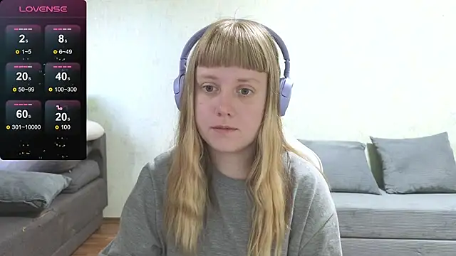 Snapshot of June_shy0 chatting on July 9, 2026, 7:12 am June shy0 online show from July 9, 2026, 7:12 am